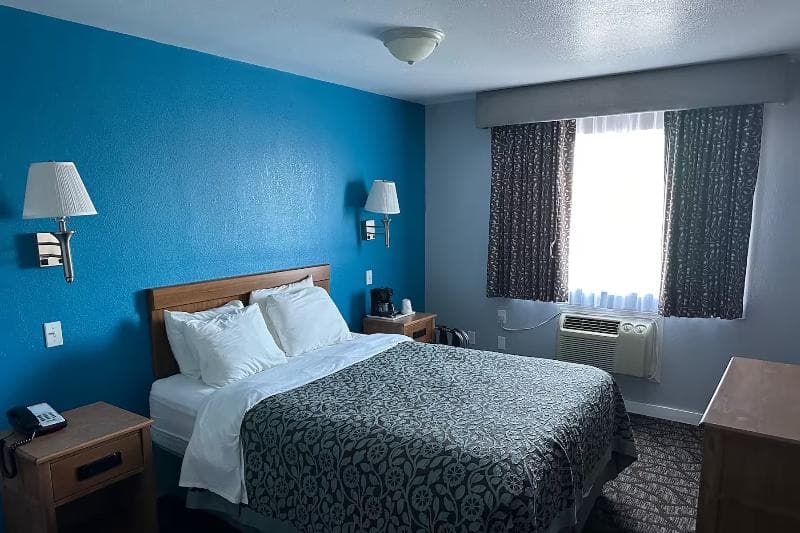 Days Inn By Wyndham Manistee 4