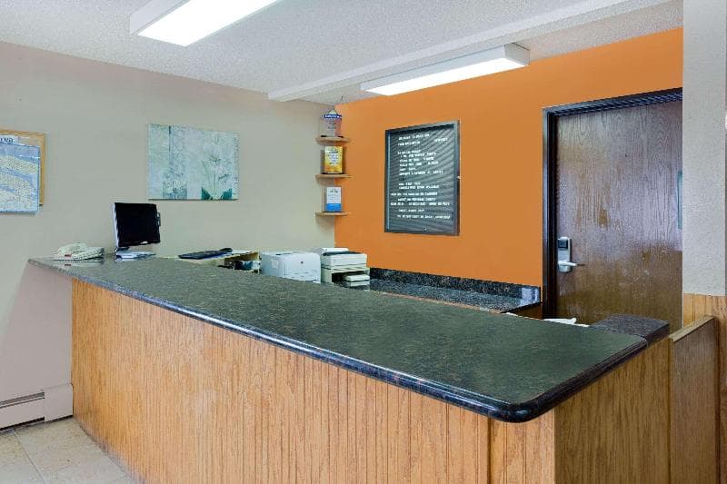 Days Inn by Wyndham Winona 5