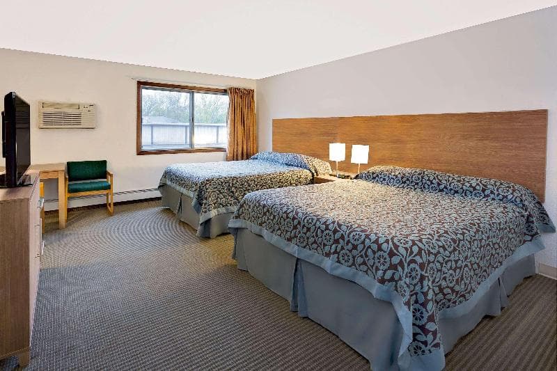 Days Inn by Wyndham Winona 4