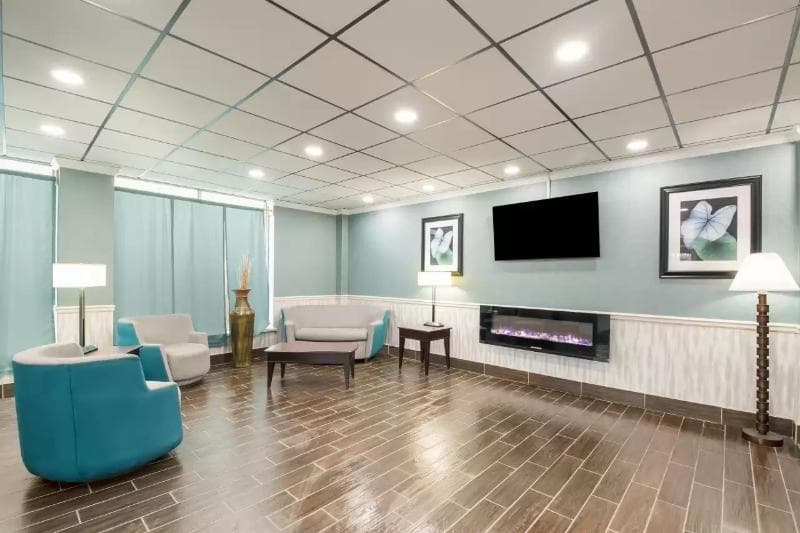 Quality Inn 4