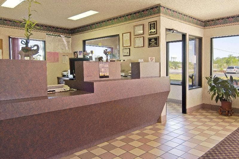 Days Inn By Wyndham Bainbridge 4