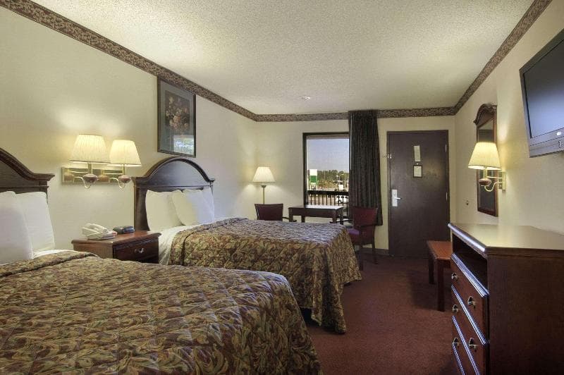 Days Inn By Wyndham Bainbridge 2