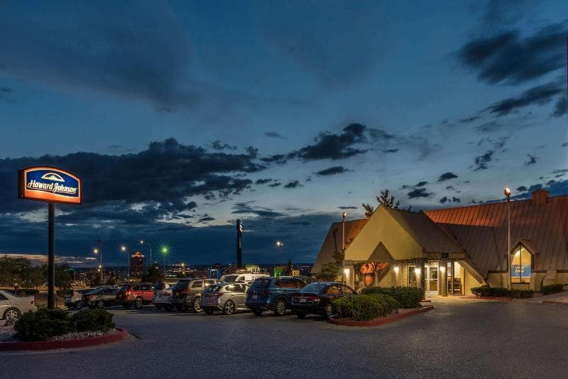 Howard Johnson by Wyndham Albuquerque Midtown 4