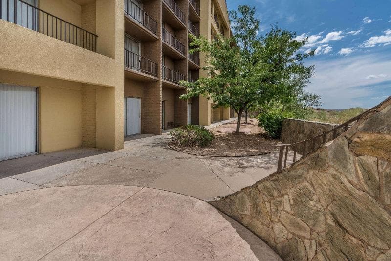 Howard Johnson by Wyndham Albuquerque Midtown 5