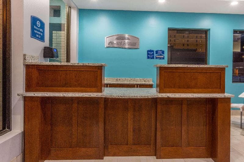Howard Johnson by Wyndham Virginia Beach at the Beach 5