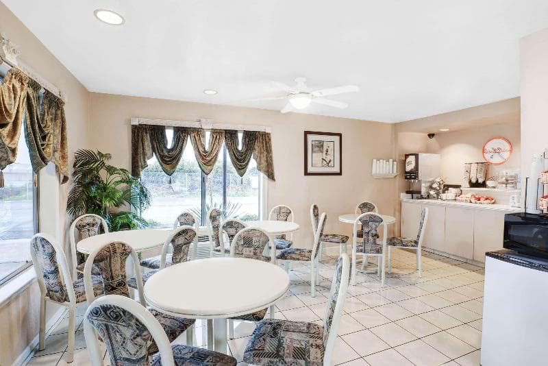 Howard Johnson by Wyndham Modesto Ceres main