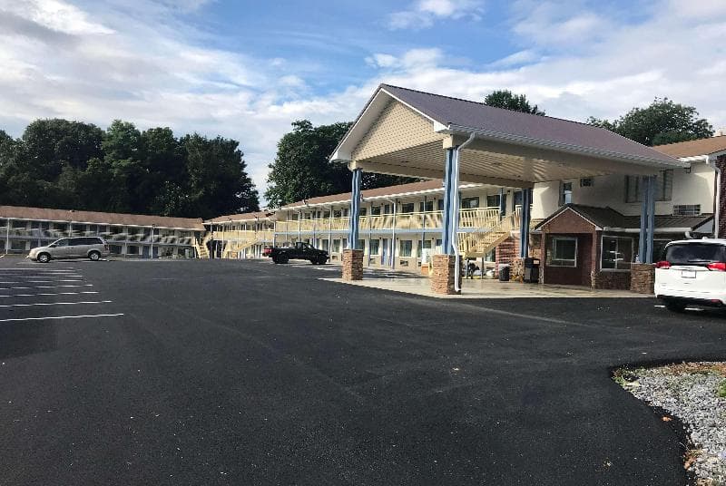 Days Inn By Wyndham Charles Town 5