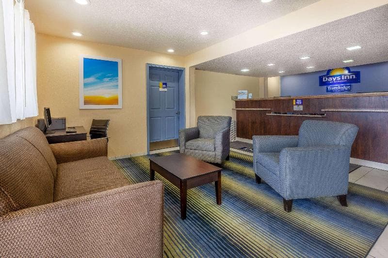 Days Inn By Wyndham Charles Town 4