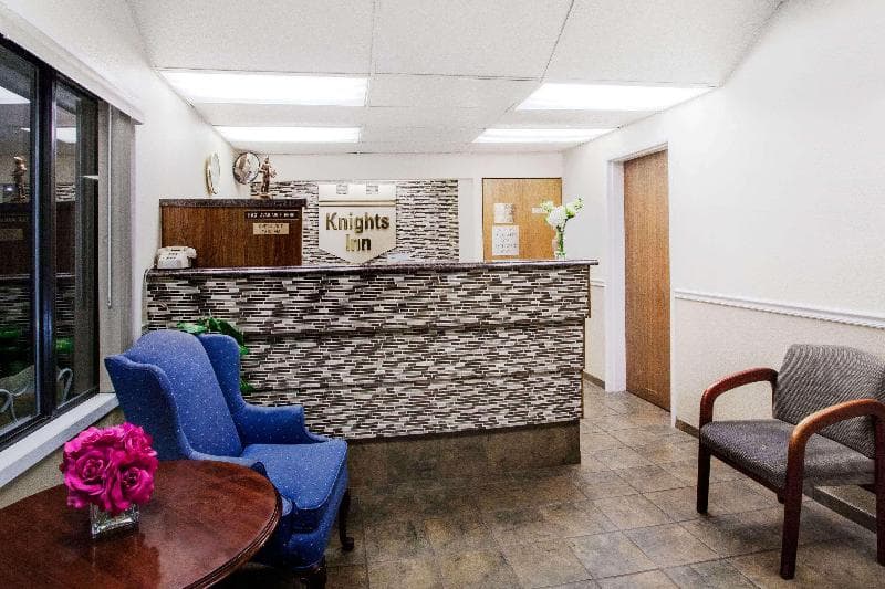 Knights Inn - Pittston 3