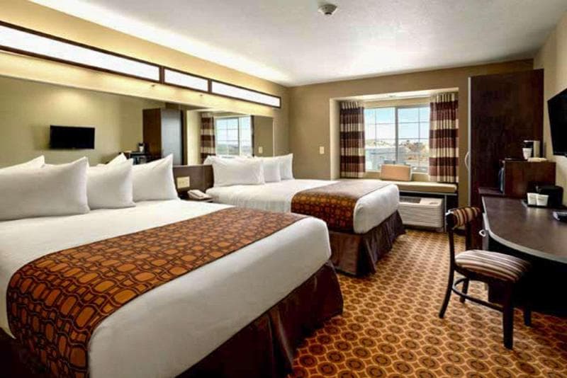 Comfort Inn & Suites 5