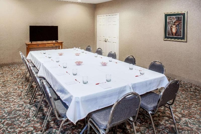 Ramada by Wyndham Sparta/at Speedway photo 1