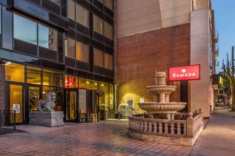 Ramada by Wyndham Flushing Queens photo 1