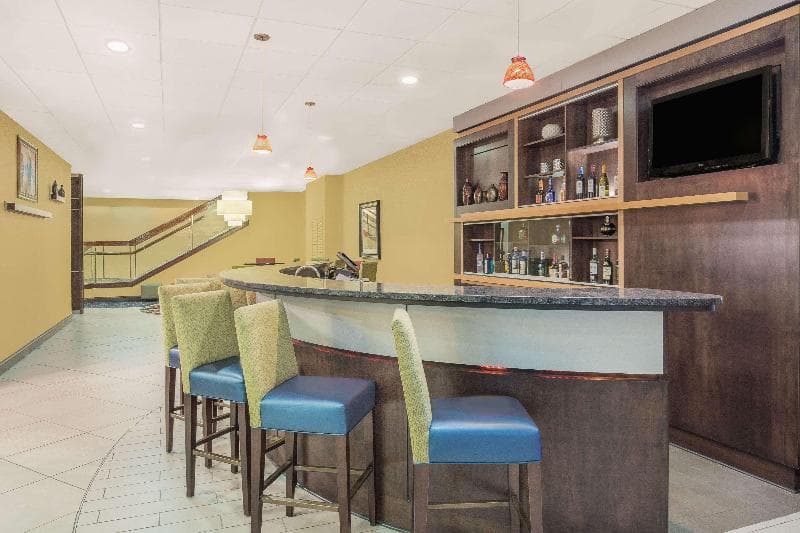 Ramada Plaza By Wyndham Fayetteville Fort Bragg photo 1