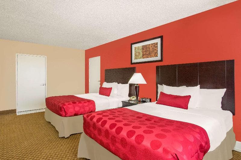 Ramada Plaza By Wyndham Fayetteville Fort Bragg 5