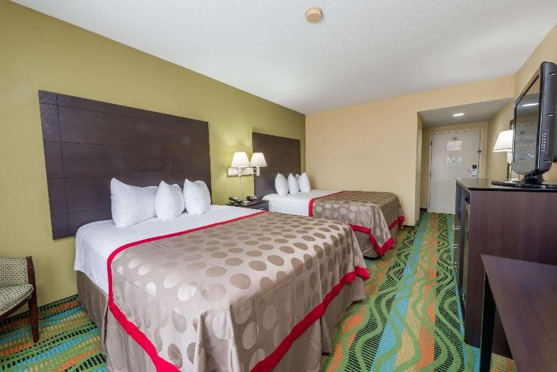 Ramada by Wyndham Vandalia 3