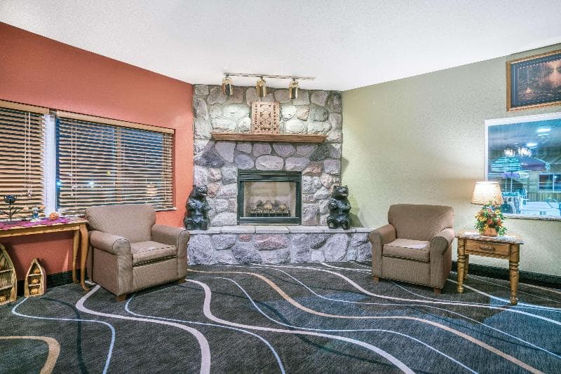 Super 8 by Wyndham Osseo WI 3