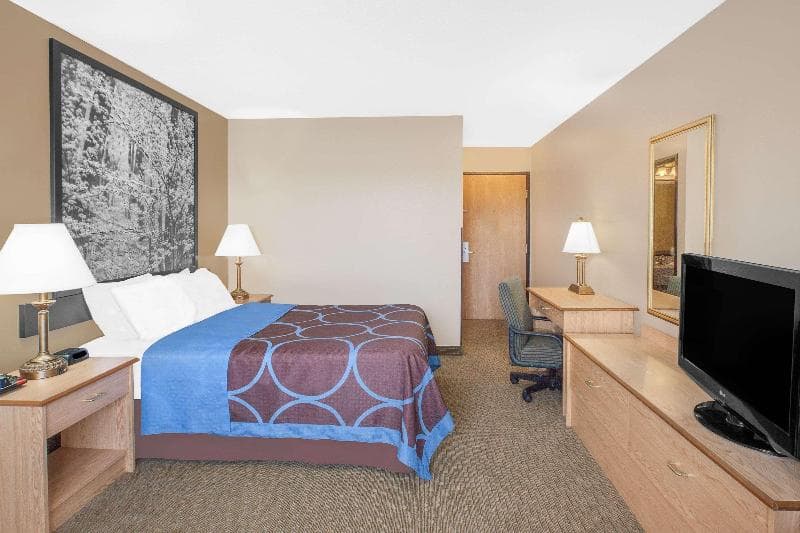 Super 8 By Wyndham Seville photo 1