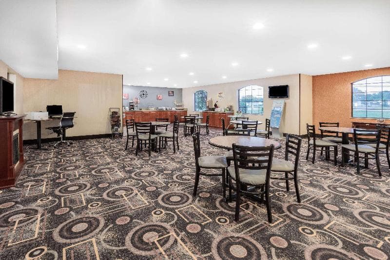 Super 8 by Wyndham Marysville/Port Huron Area 3