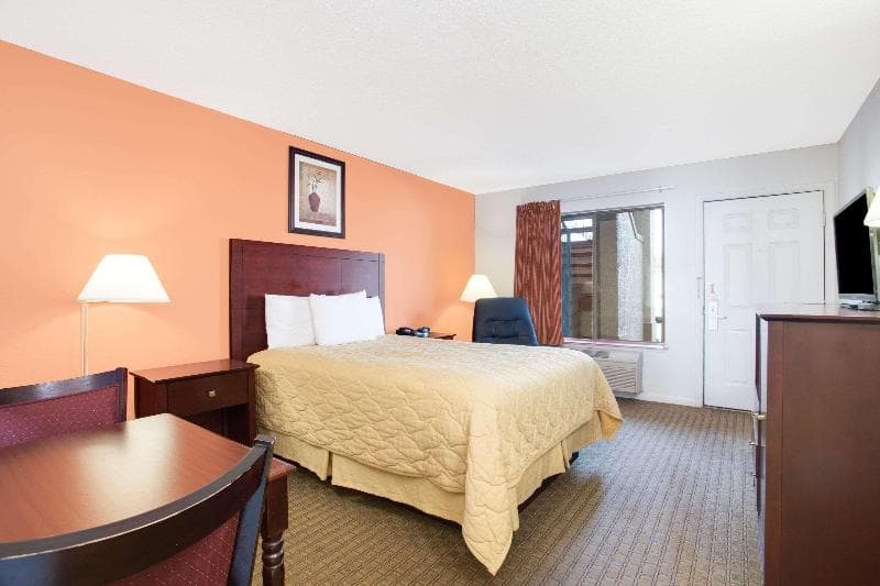 Super 8 by Wyndham Defuniak Springs 2