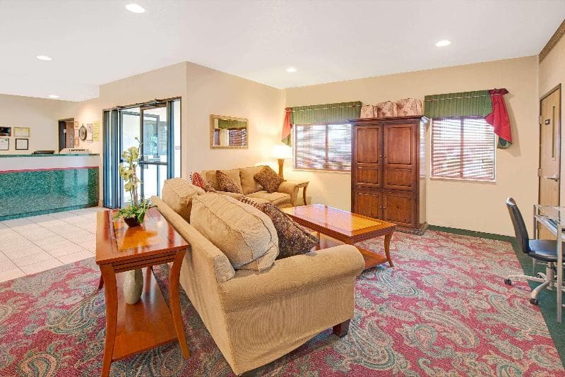 Super 8 By Wyndham Bonne Terre 5