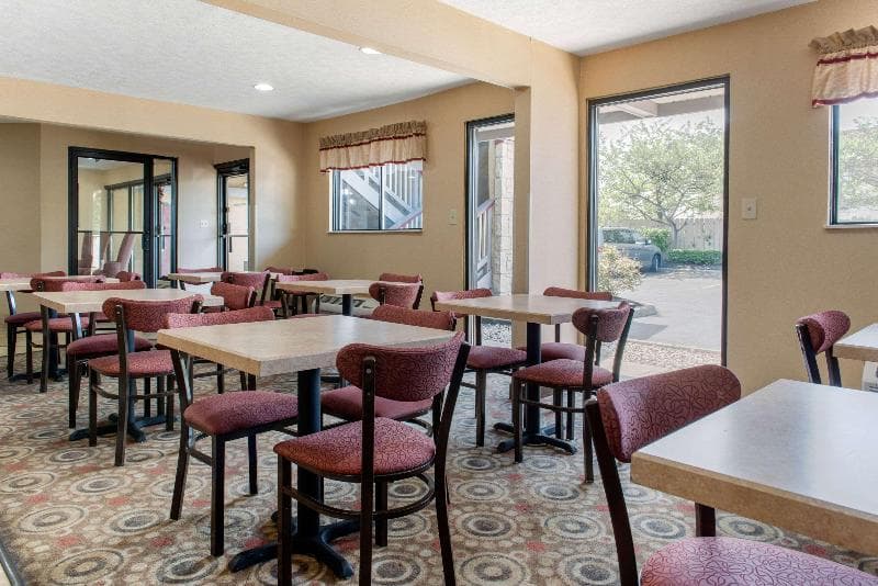 Quality Inn Columbus-East 5