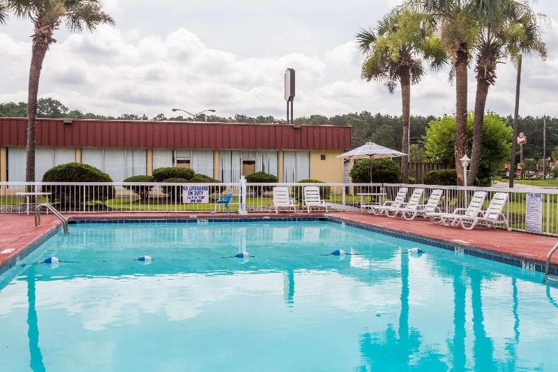 Super 8 by Wyndham Hardeeville 5