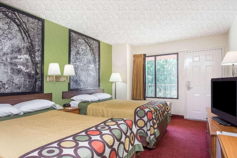 Super 8 By Wyndham Lavonia 4