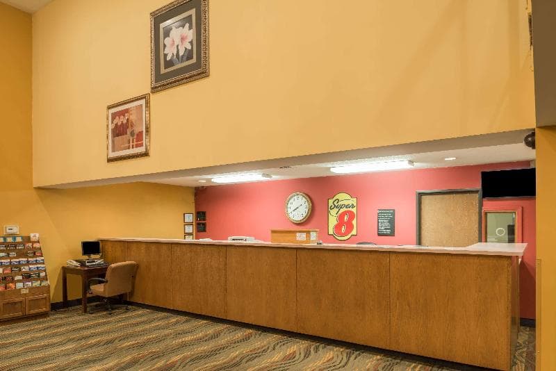 Super 8 by Wyndham Staunton 4