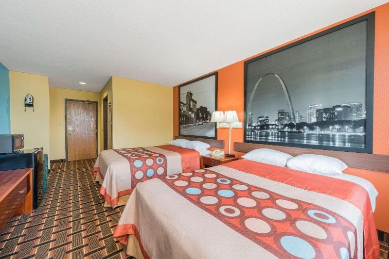 Super 8 by Wyndham Staunton 3