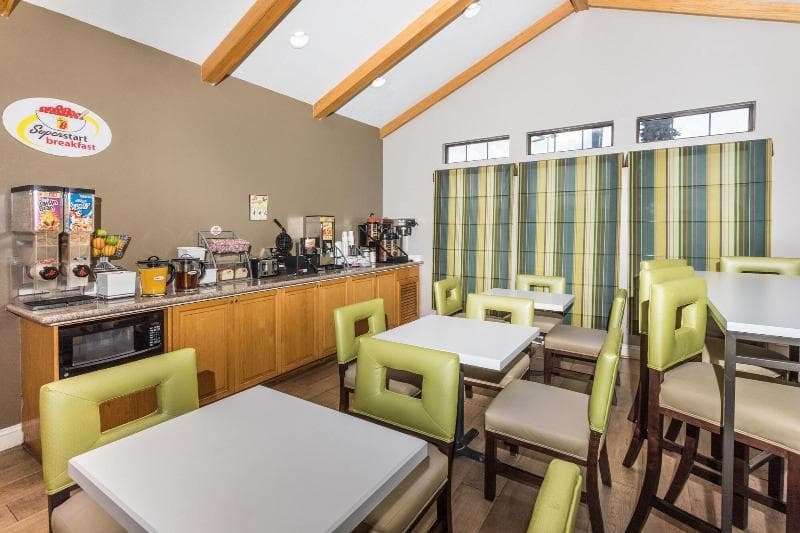 Super 8 By Wyndham Opelousas 3