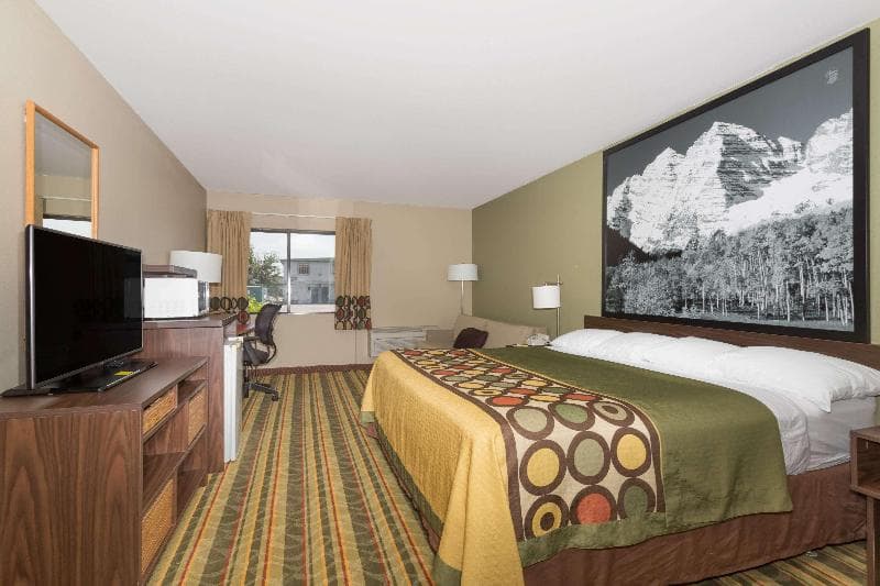 Super 8 By Wyndham Sterling Co 3