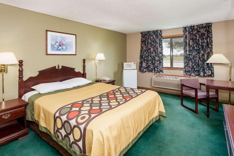 Super 8 by Wyndham McLean/Bloomington SW 5