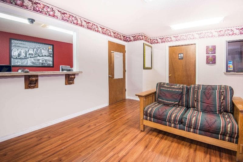 Super 8 by Wyndham Big Cabin/Vinita Area 4