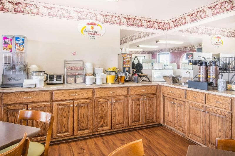 Super 8 by Wyndham Big Cabin/Vinita Area 1