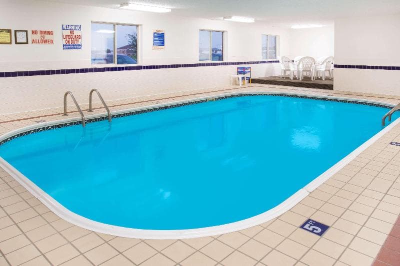 Super 8 By Wyndham Monmouth 4