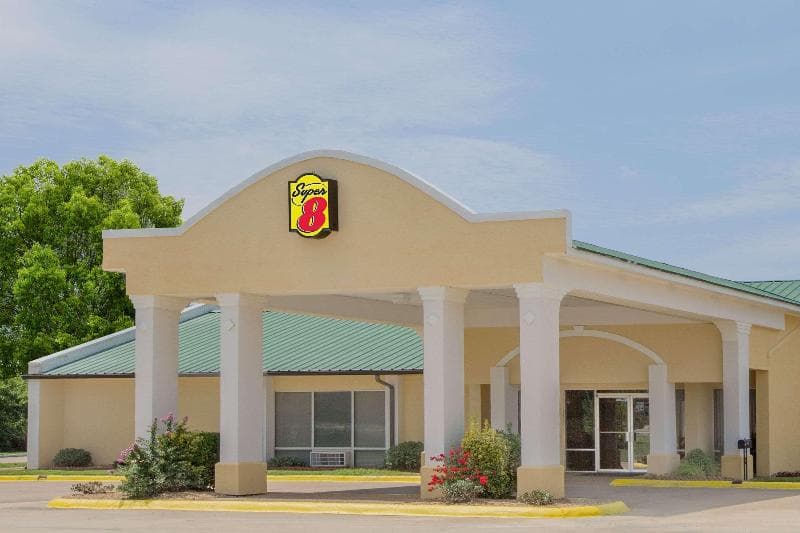 Super 8 by Wyndham Brinkley 5