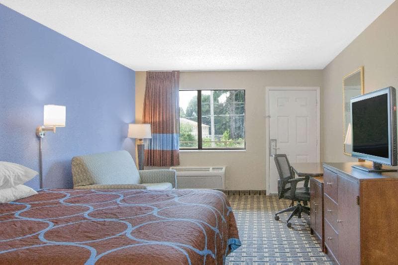 Super 8 by Wyndham Brinkley photo 1