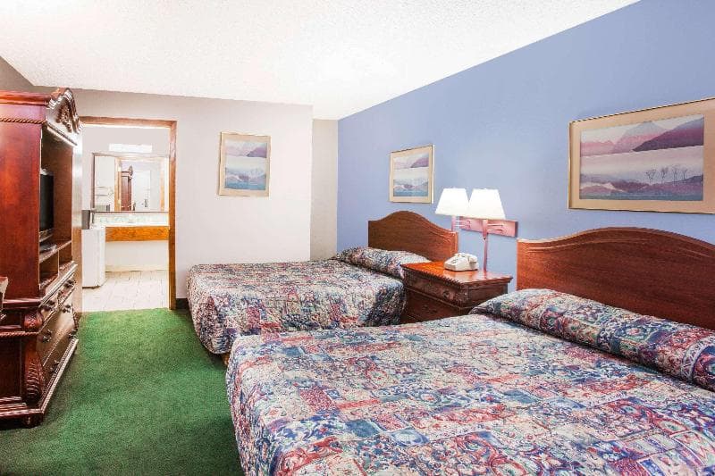 Super 8 By Wyndham Malvern 2