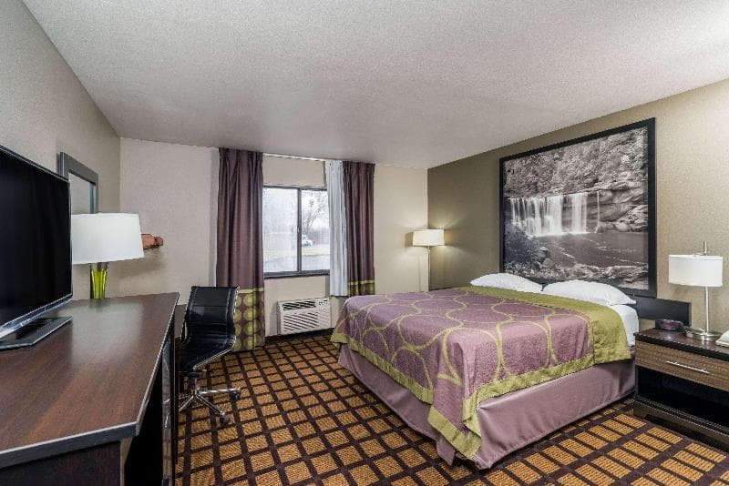 Super 8 by Wyndham Munfordville 4