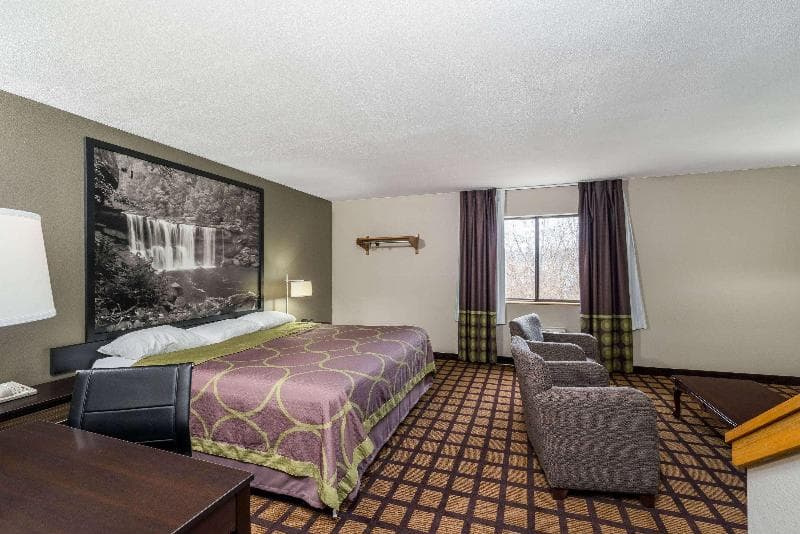 Super 8 by Wyndham Munfordville 3