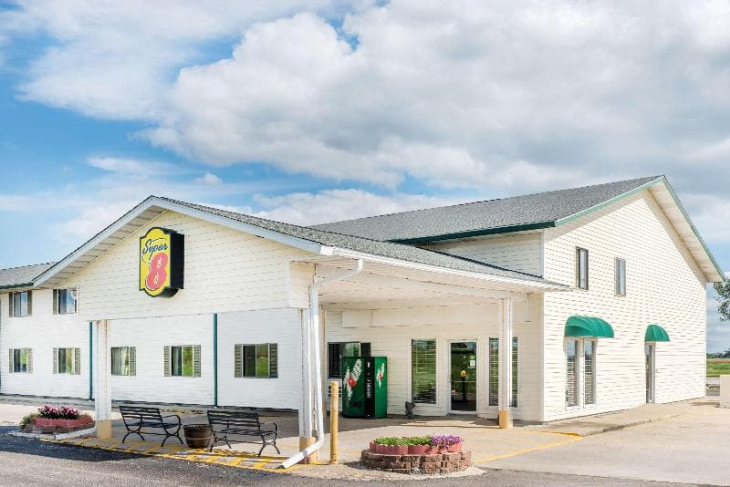 Super 8 by Wyndham Okawville 4