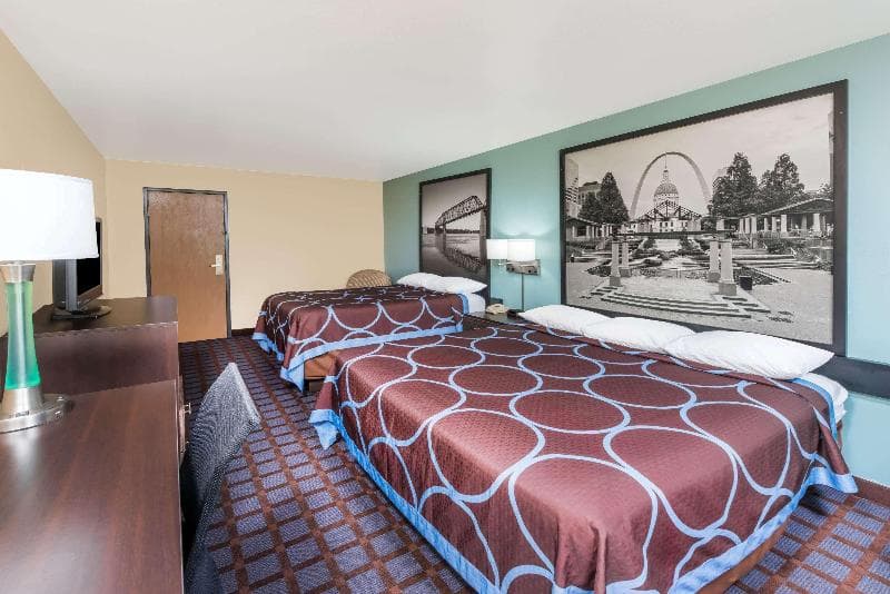 Super 8 by Wyndham Okawville photo 1