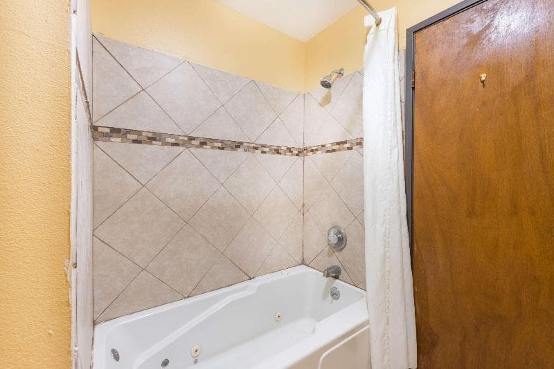 Super 8 by Wyndham Okawville 5