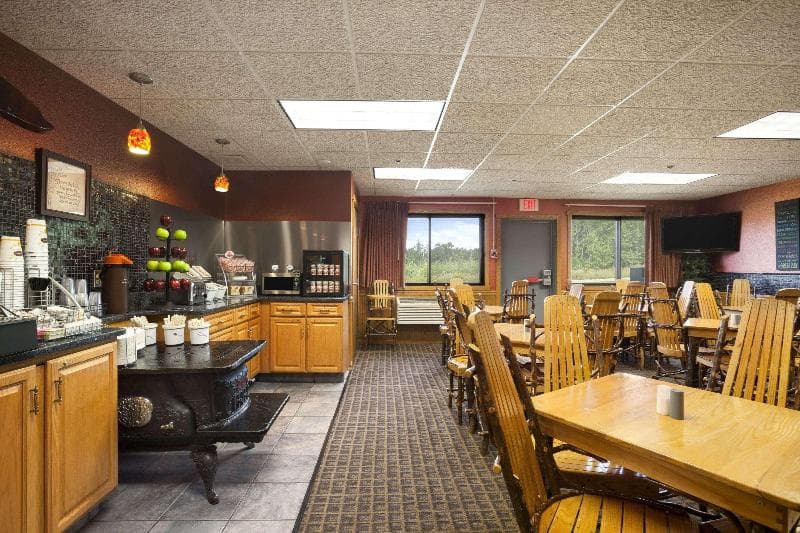 Super 8 By Wyndham Eveleth 3