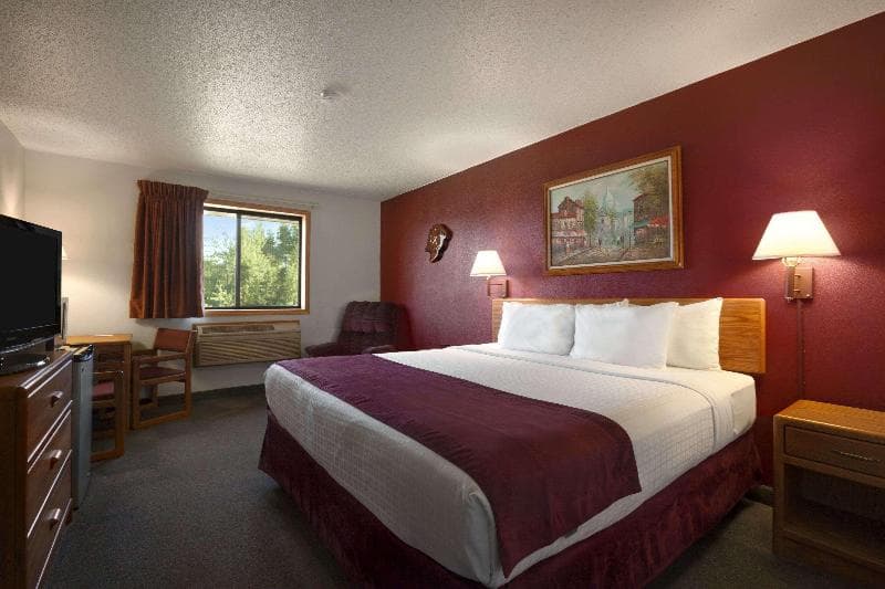 Super 8 By Wyndham Eveleth 4