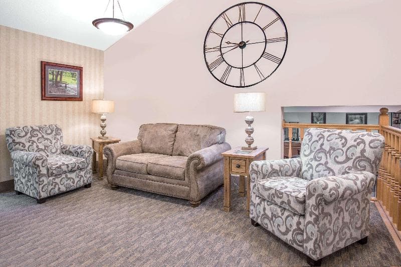 Super 8 by Wyndham Havre 4