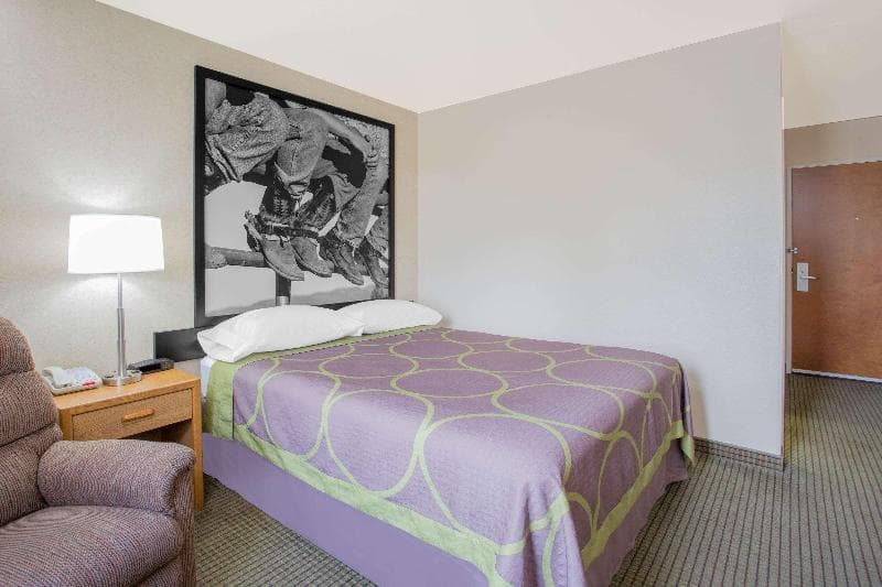 Super 8 by Wyndham Havre 5