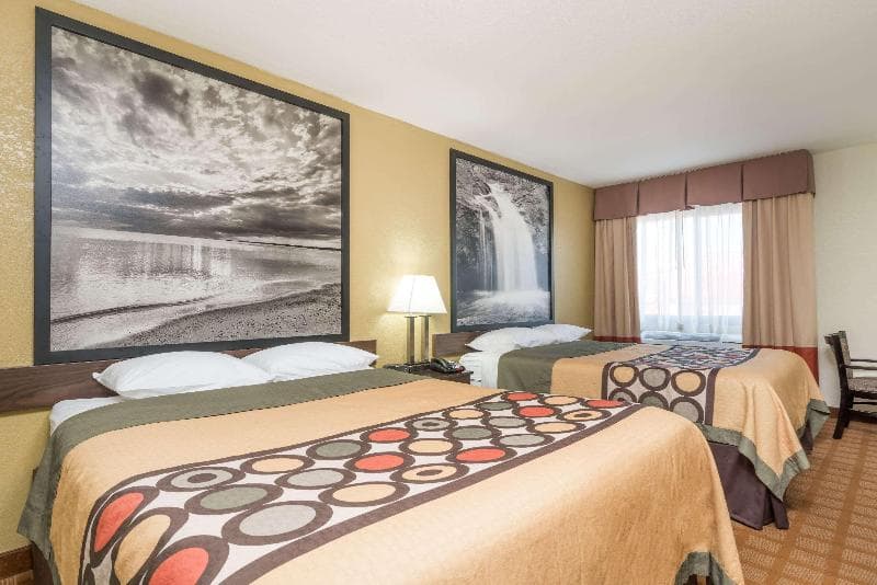 Super 8 by Wyndham Rice Lake 4