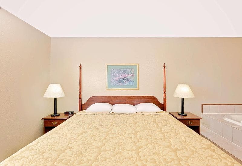 Super 8 By Wyndham O'neill Ne 4