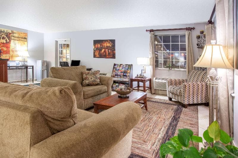 Super 8 by Wyndham Monroe West 5
